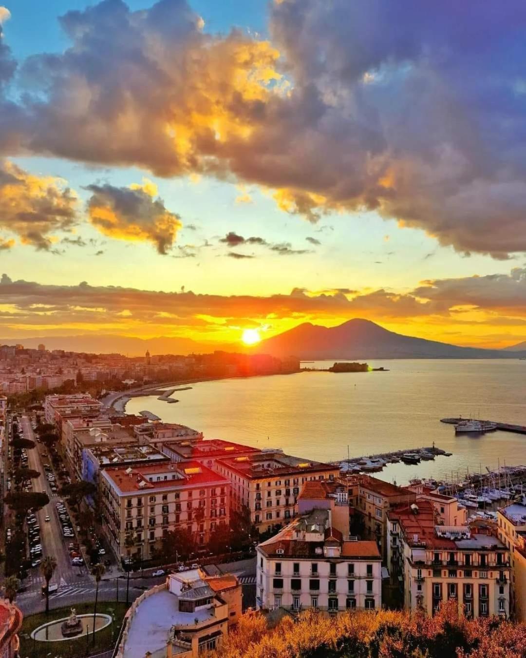 Naples Luxury Suites B&B Zewnętrze zdjęcie