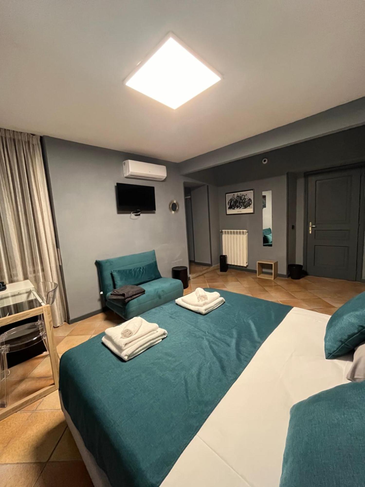 Naples Luxury Suites B&B Zewnętrze zdjęcie